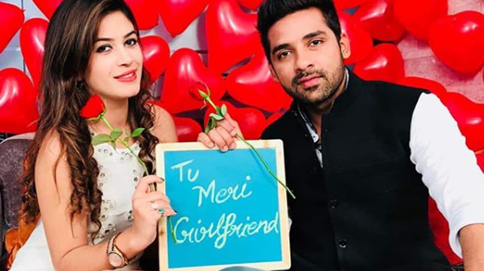 Bigg Boss 11 contestants Bandgi Kalra and Puneesh Sharma&#039;s pre-Valentine&#039;s romance is too cute to miss—Watch video