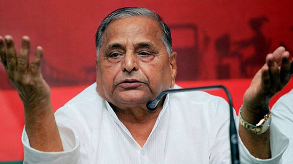 Mulayam evades voice sampling test in Lucknow, notice sent to Delhi residence