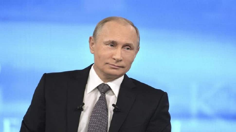 Vladimir Putin admits he does not have a smartphone