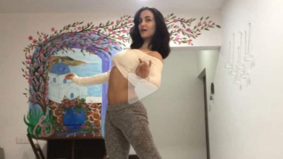 Elli AvrRam&#039;s belly dance on Ranveer Singh&#039;s &#039;Binte Dil&#039; song is a must watch