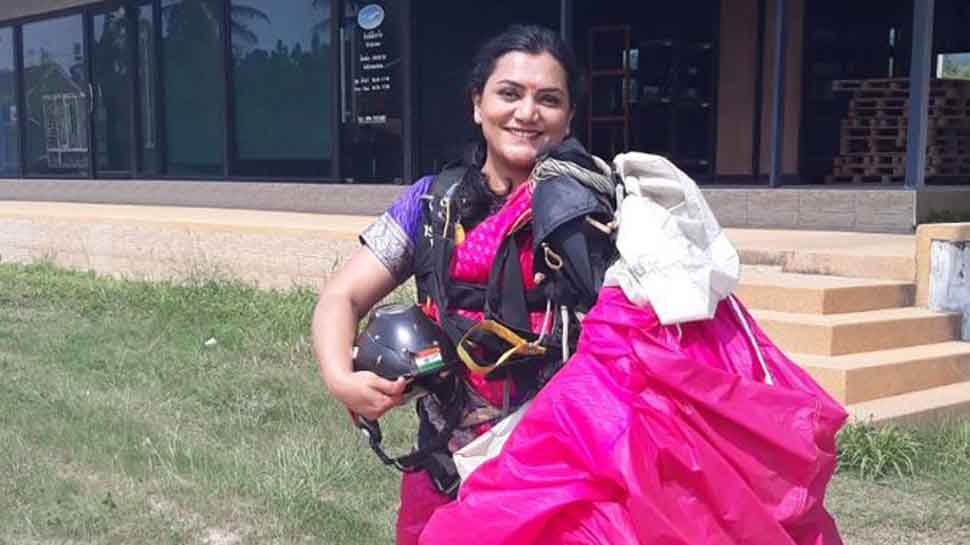 Record! Pune girl skydives at height of 13,000 feet in Maharashtrian saree