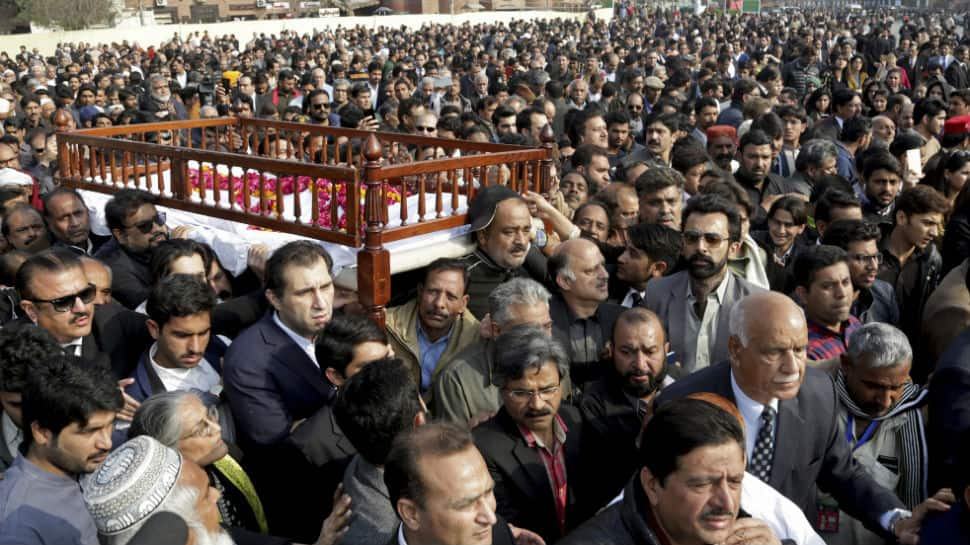 Mourners bid farewell to Pakistan&#039;s human rights icon Asma Jahangir