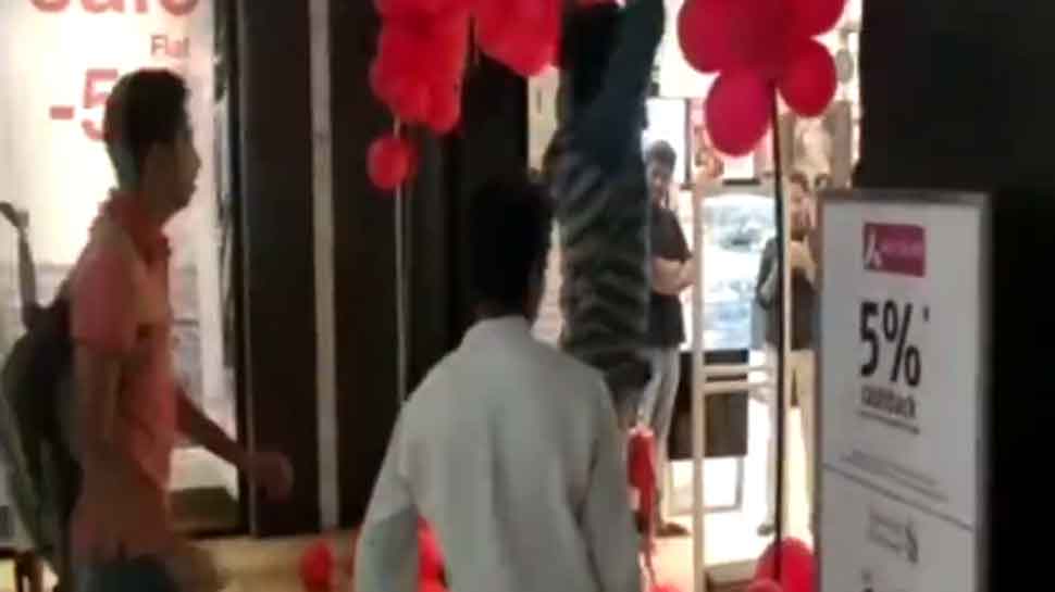 WATCH: Bajrang Dal members vandalise shop, create ruckus on Valentine&#039;s Day