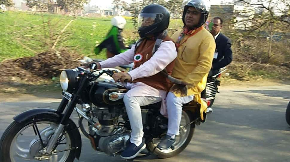 Watch: Haryana&#039;s 63-year-old CM ML Khattar rides a bullet to Amit Shah&#039;s Jind rally 