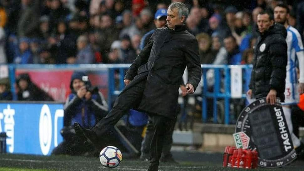 Jose Mourinho urges stuttering Manchester United to bounce back against Huddersfield