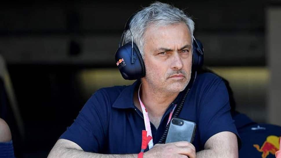 Jose Mourinho may sign a new midfielder to replace Michael Carrick not Paul Pogba 