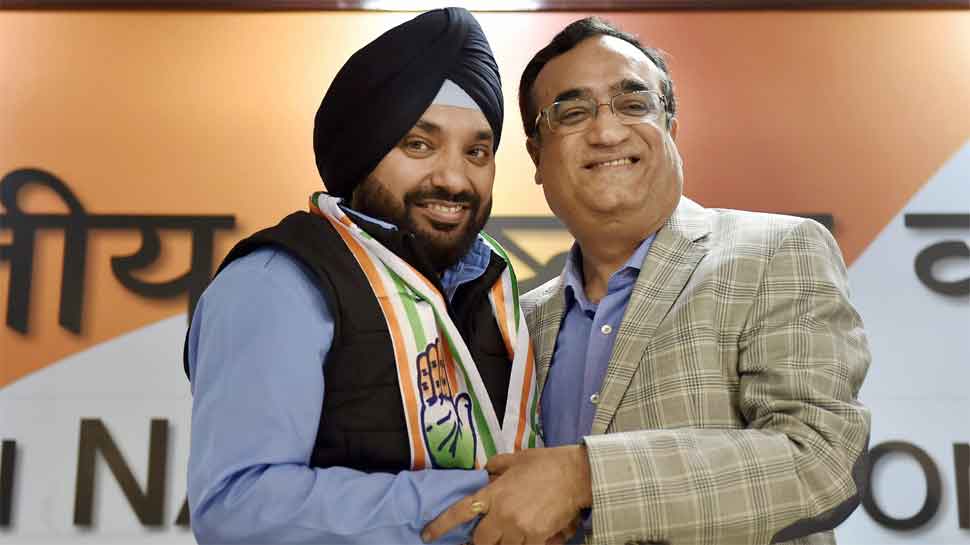 As Arvinder Singh Lovely returns to Congress, Sheila Dikshit offers an advice to Ajay Maken