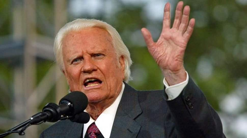 Billy Graham, preacher to millions, adviser to US presidents, dies at 99