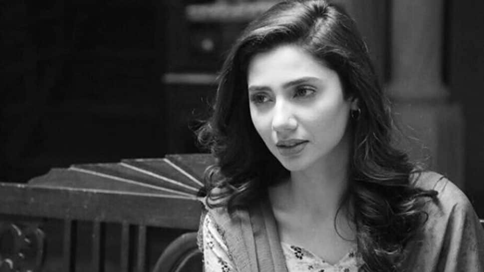 Mahira Khan clarifies; Javed Sheikh hilariously reacts to ‘kiss’ viral video