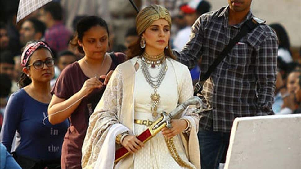 Kangana Ranaut looks every bit royal and fierce as Queen Manikarnika: Pics inside 