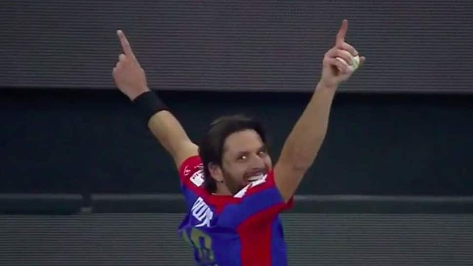 Watch: Shahid Afridi&#039;s stunning catch lights up Pakistan Super League in Dubai