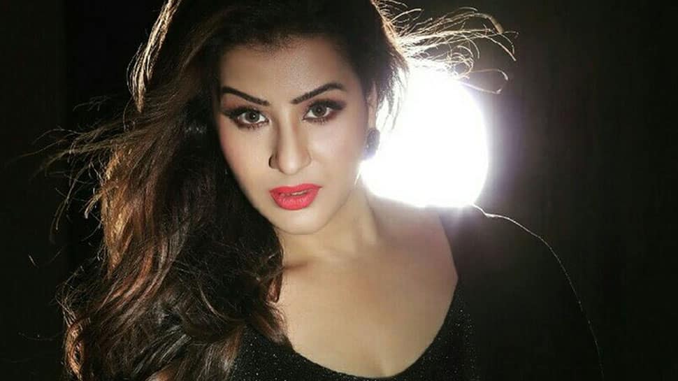 Bigg Boss 11 winner Shilpa Shinde sizzles in black in her latest photoshoot