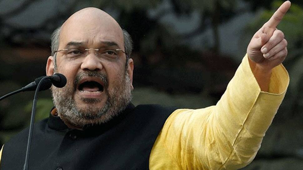 Amit Shah mimics Rahul Gandhi in poll-bound Karnataka