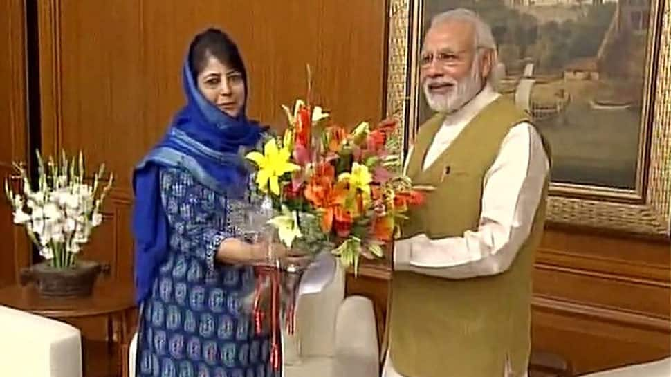  Mehbooba Mufti meets PM Modi, discusses security, development in J&amp;K