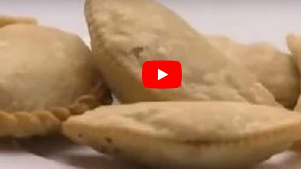 Holi recipe: Watch how to make Mawa Gujiya at home à la Chef Sanjeev Kapoor