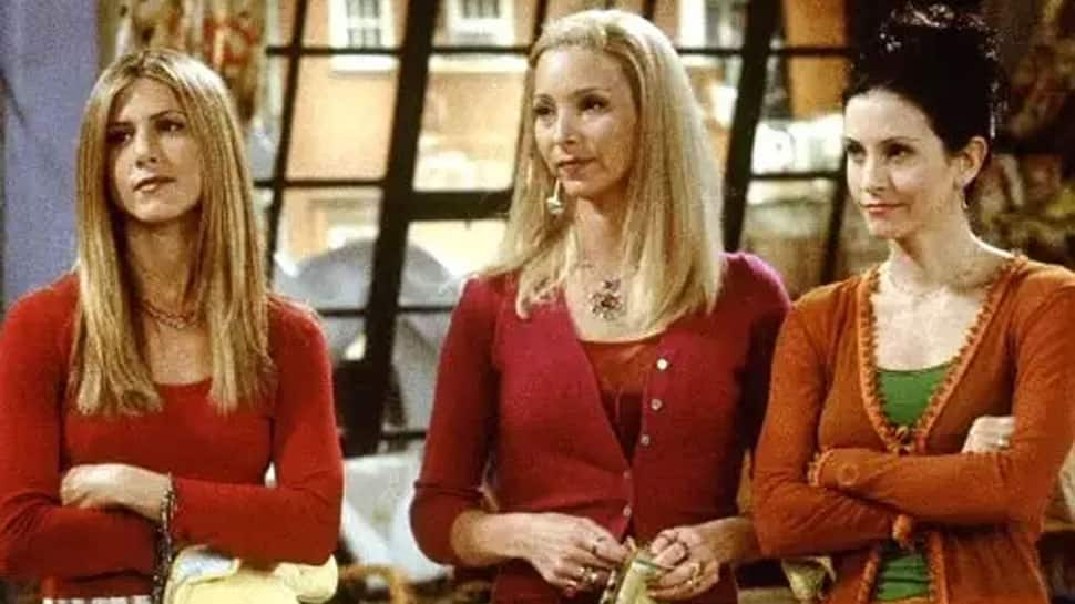 Courteney Cox, Lisa Kudrow and Jennifer Aniston have a text chain