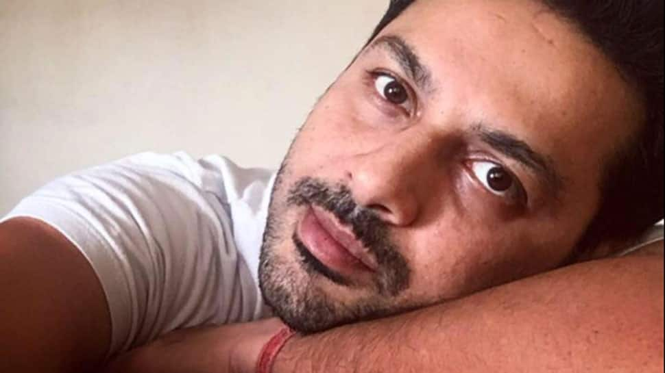 &#039;Simran&#039; writer Apurva Asrani suffers from Bell&#039;s Palsy, shares a heartfelt post on Facebook