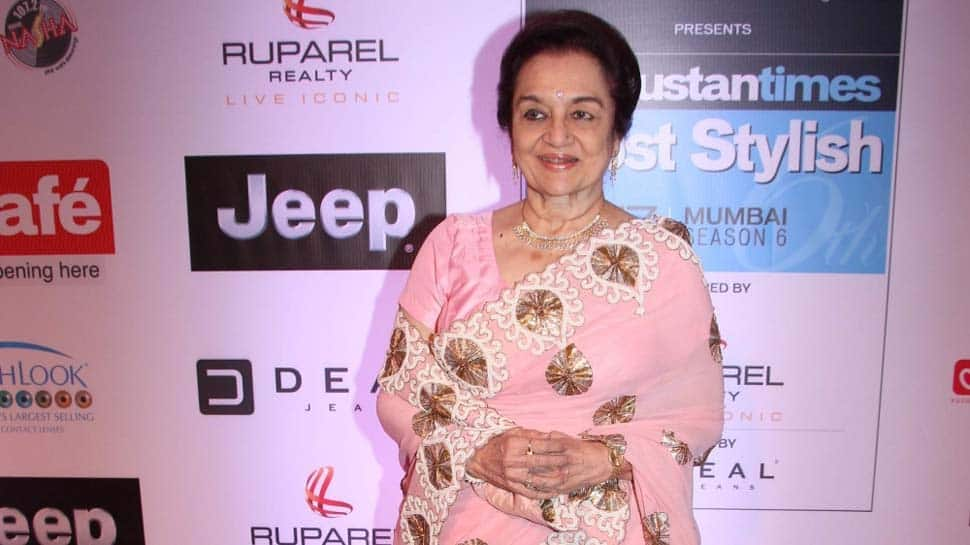 Asha Parekh breaks down on &#039;best friend&#039; Shammi&#039;s demise