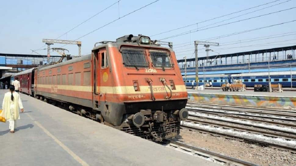 Railways Recruitment 2018: Applications invited for 885 group C posts @ cr.indianrailways.gov.in