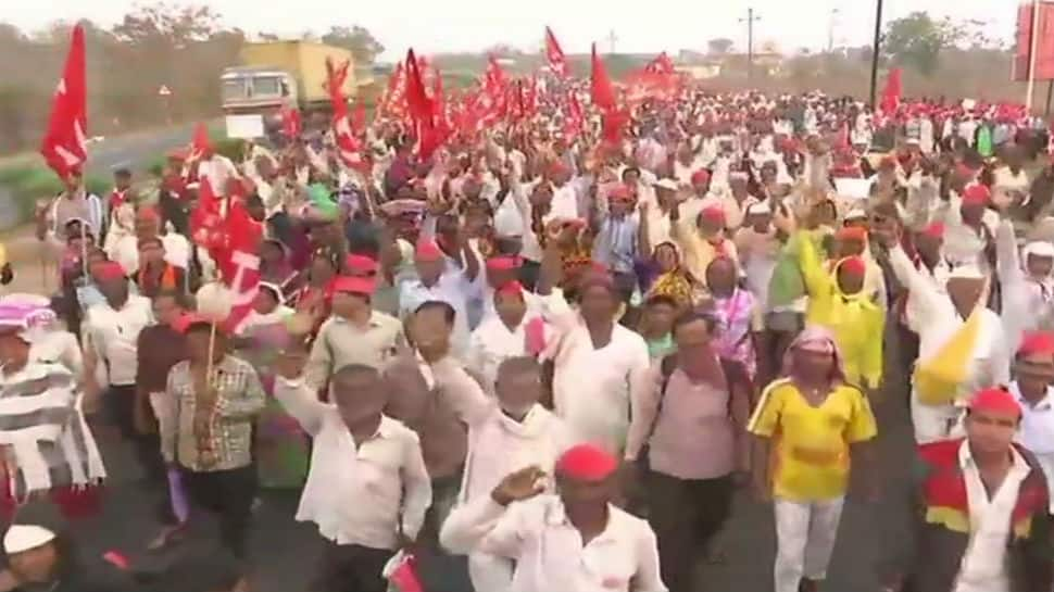 Over 30,000 farmers march towards Mumbai to demand complete loan waiver