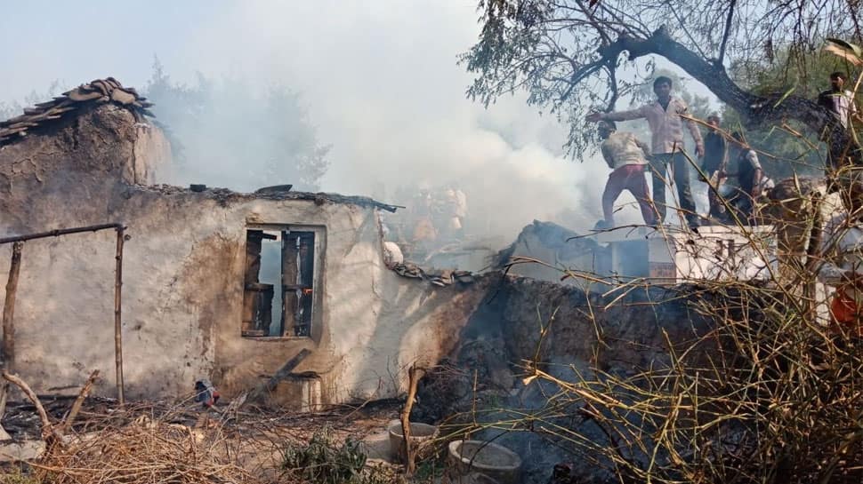 Fire breaks out in Uttar Pradesh&#039;s Banda, 6 houses gutted