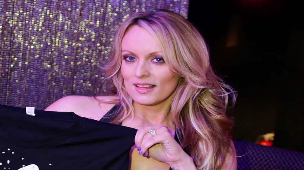 Adult-film actress Stormy Daniels offers to return money over alleged Trump affair