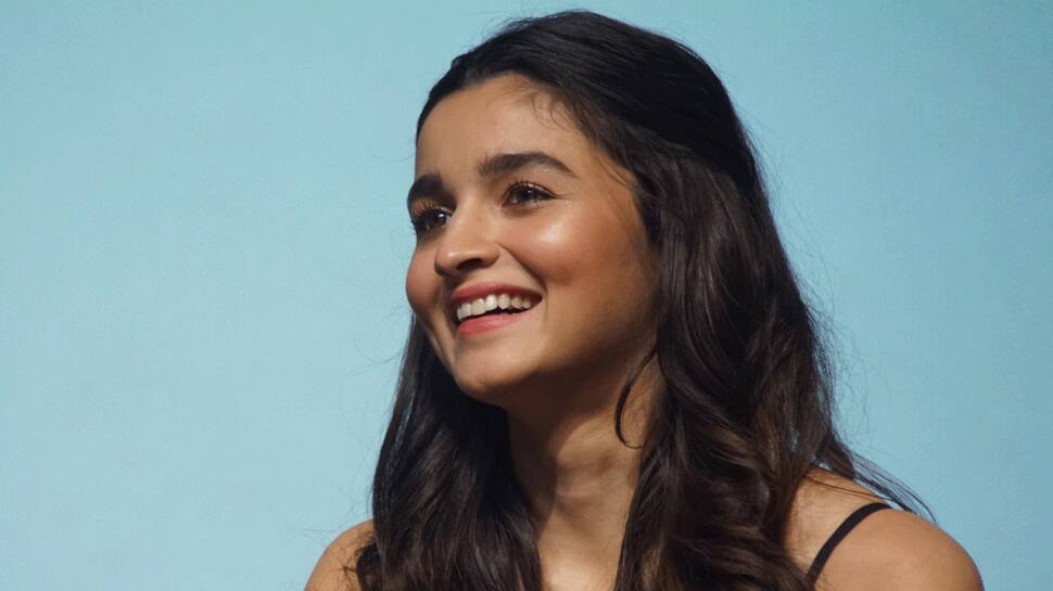 Alia Bhatt turns 25, says movies make her feel alive    