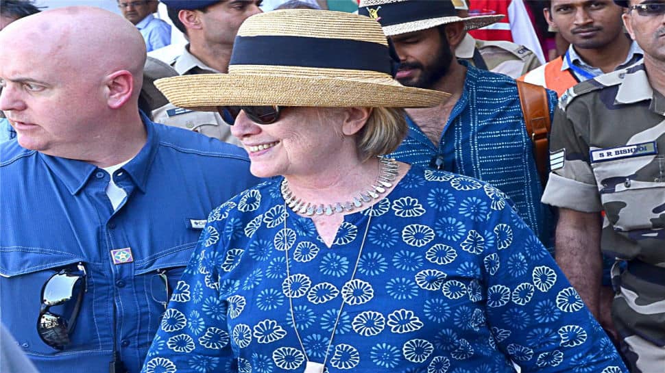 Hillary Clinton fractures hand on India trip