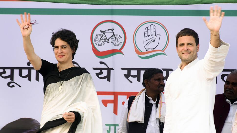 Thumbs up for Rahul Gandhi, cheers for sister Priyanka at packed Congress plenary