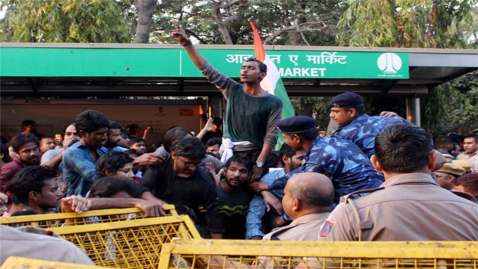 JNU students vs Delhi Police: Videos on social media show two sides of a violent clash
