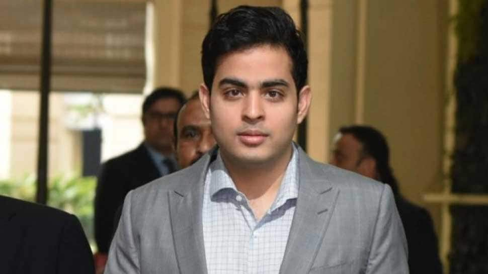 Akash Ambani proposes to Shloka Mehta, to tie knot later this year: Reports