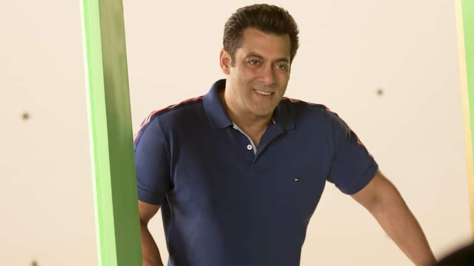 Race 3: Salman Khan introduces Anil Kapoor as Shamsher, &#039;his boss&#039; 