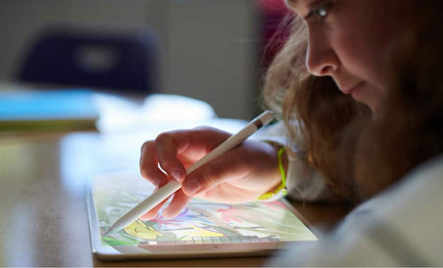 Apple introduces new 9.7-inch iPad, classroom software