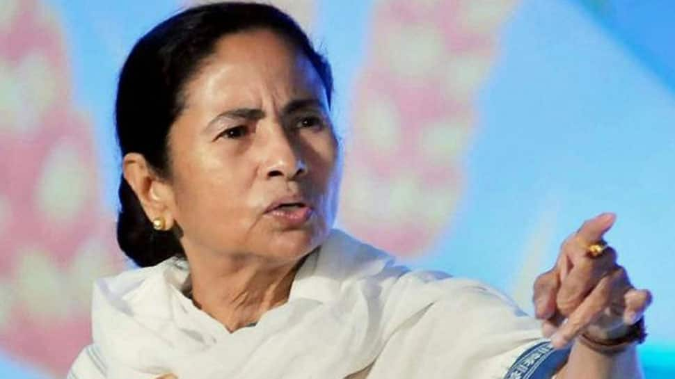 Mamata meets Kejriwal, gets backing of BJP &#039;rebels&#039;