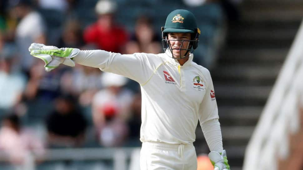 Captain Tim Paine plays through pain as Australia fight back