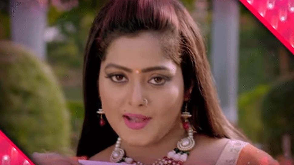 Bhojpuri &#039;hot cake&#039; Anjana Singh&#039;s super-hits songs - Watch