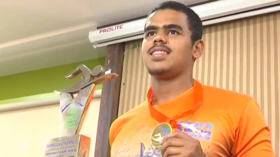 Pune&#039;s 17-year-old swimmer creates world record by double-crossing Bangla Channel