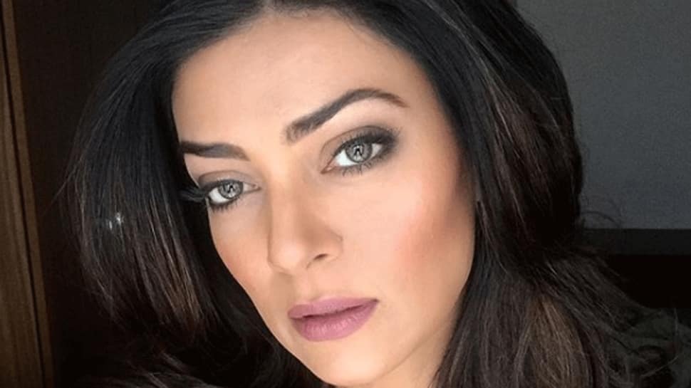 Sushmita Sen shares a fond memory with  Puerto Rican singer Ricky Martin - See pic