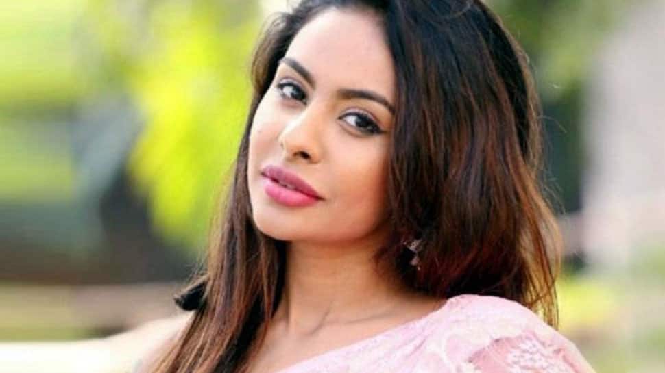 Srireddy Hd Sex Videos - Telugu actress Jeevitha Rajasekhar releases a controversial video of Sri  Reddy | Regional News | Zee News