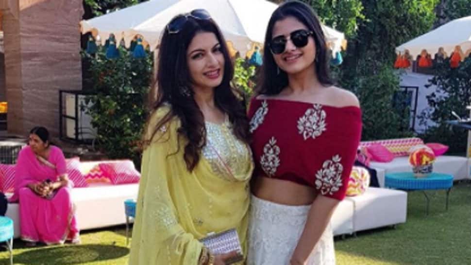 Bhagyashree Poses With Gorgeous Daughter Avantika At A Party—photos People News