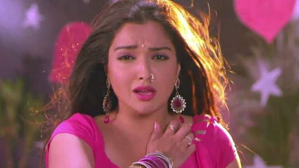 Bhojpuri sizzler Amrapali Dubey will entice her fans in 2018—List of upcoming films