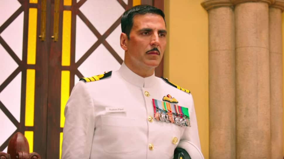 Akshay Kumar auctioning &#039;Rustom&#039; uniform for charity