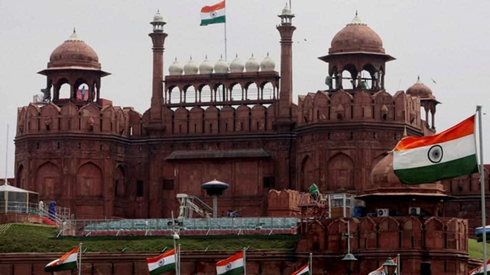 Dalmia group &#039;adopts&#039; Red Fort at Rs 5 crore per year; Congress questions government 