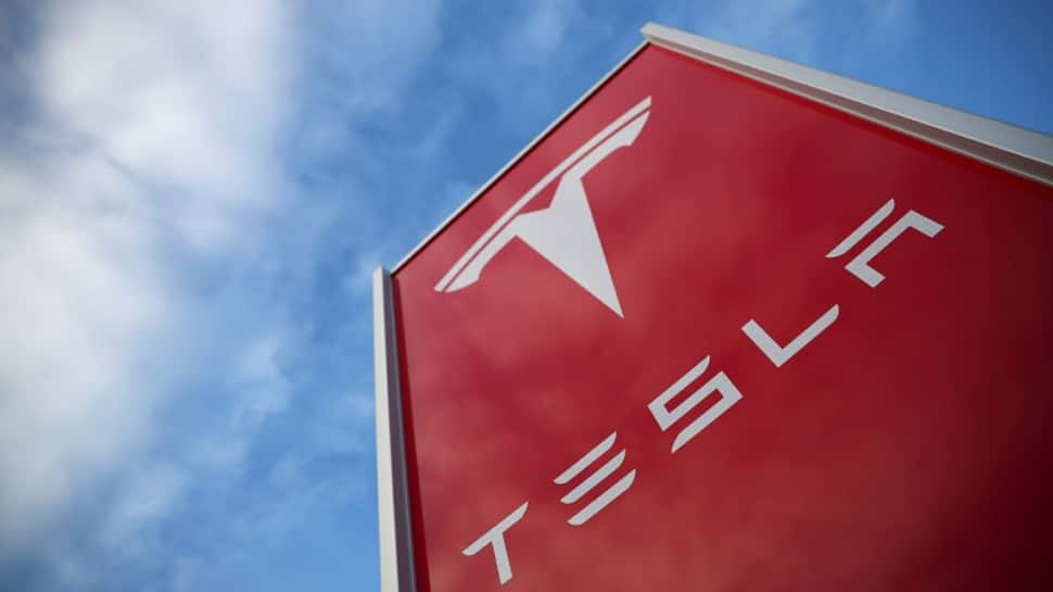 Tesla engineering head, Doug Field, taking break not leaving company