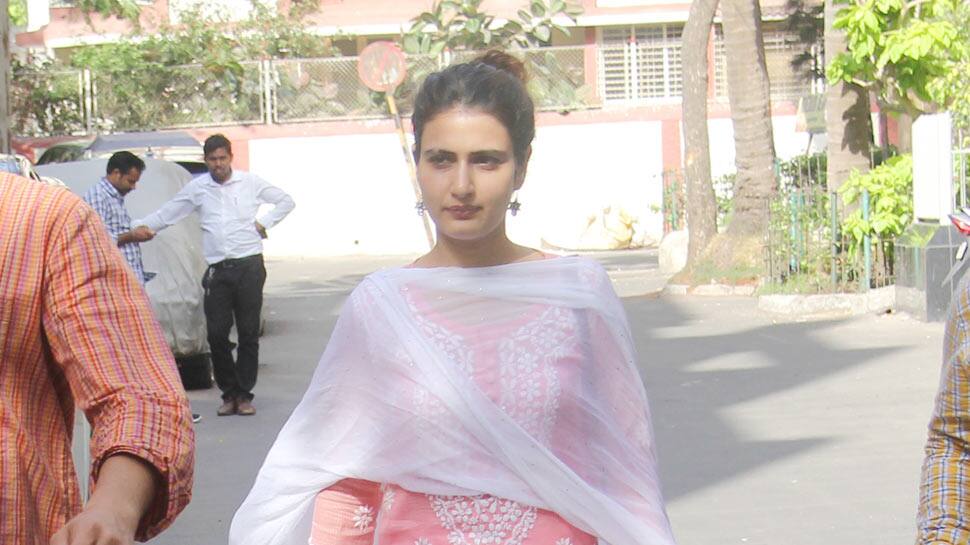 Dangal girl Fatima Sana Sheikh spotted outside Aamir Khan&#039;s residence  — See photos