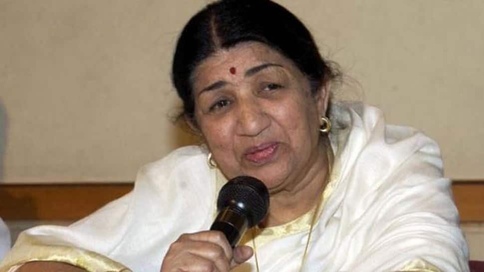 Lata Mangeshkar conferred &#039;Swara Mauli&#039; award