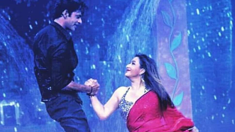 Bigg Boss 11 winner Shilpa Shinde&#039;s &#039;rain dance&#039; with Sunil Grover will take your breath away-Watch