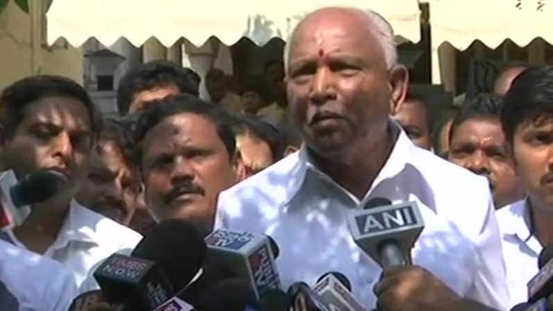 Karnataka: BJP&#039;s CM face BS Yeddyurappa meets Governor, stakes claim to form government 