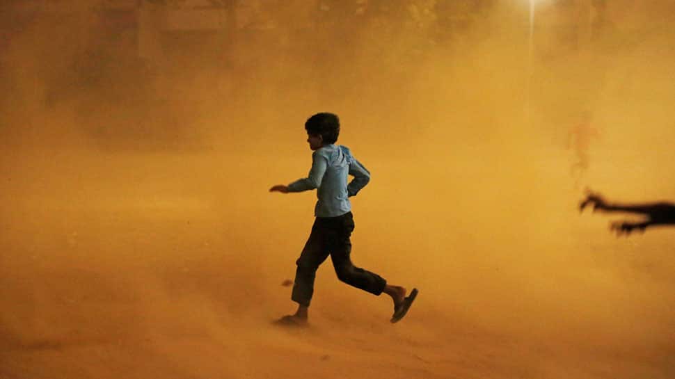    Late night dust storm in Delhi-NCR, IMD warns of more in next few hours