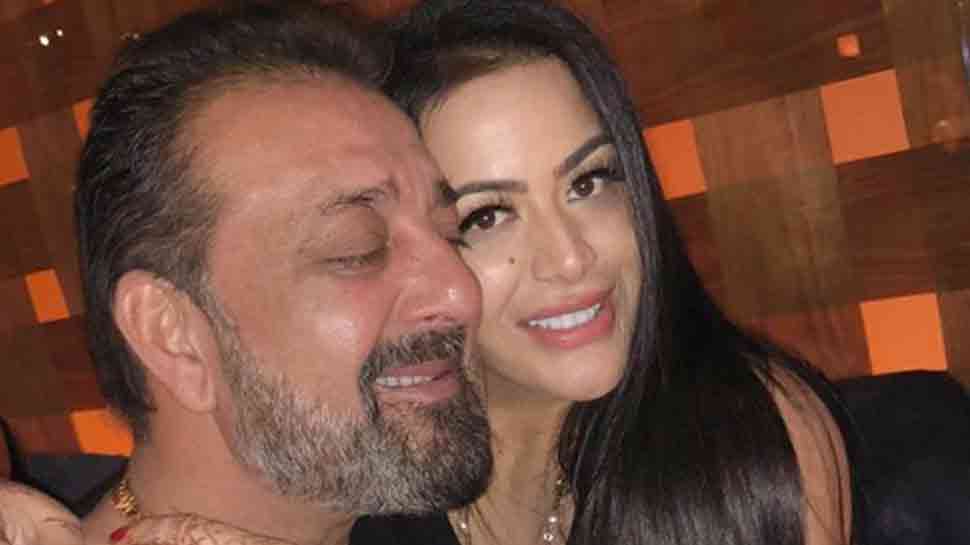 Sanjay Dutt&#039;s daughter Trishala Dutt posts pic in a swimwear, awaits summer